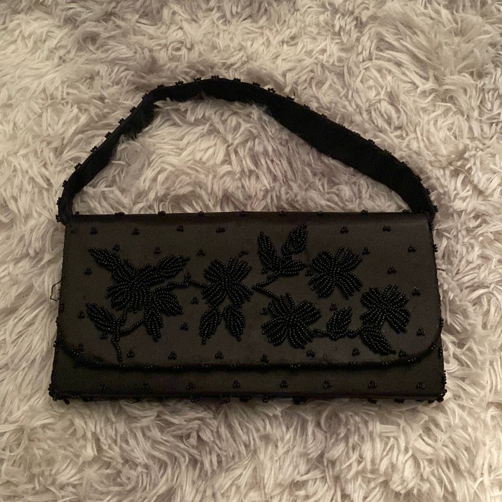 Decorative black clutch